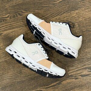 On Running Cloudstratus - White/Almond